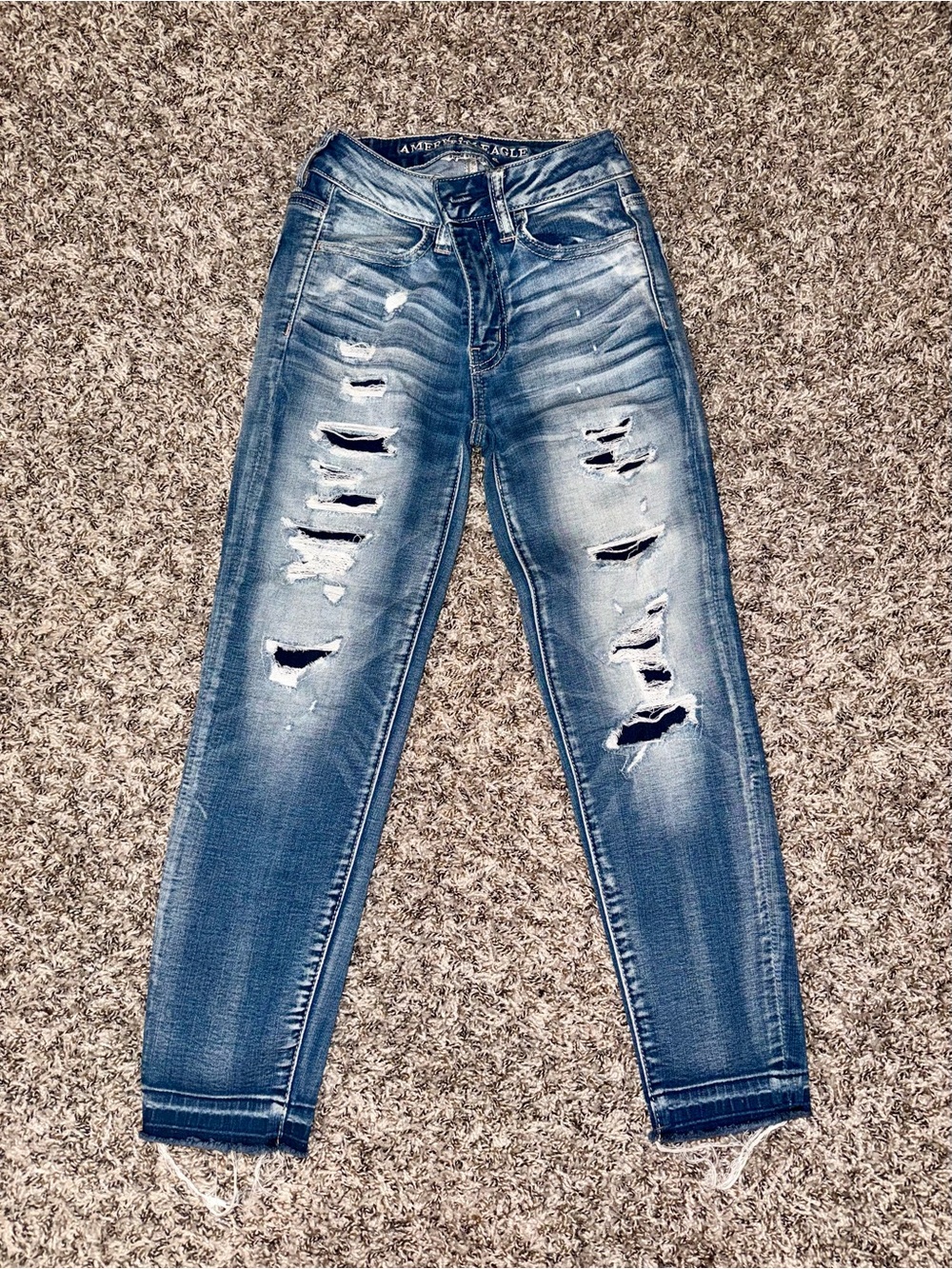 AE Super Stretch Distressed Crop Jeans